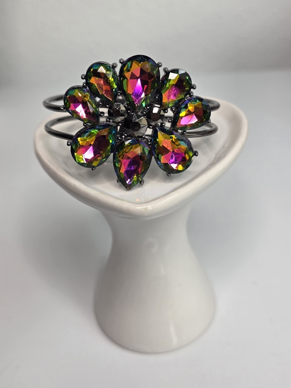 Paparazzi ~ DAUNTLESS is More Oil Spill Bracelet - Black Setting